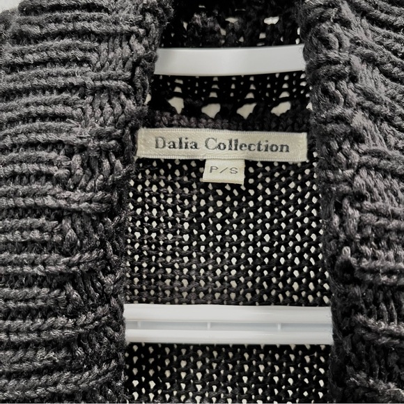 DALIA Collection Crotchet Shrug size small - Picture 2 of 5